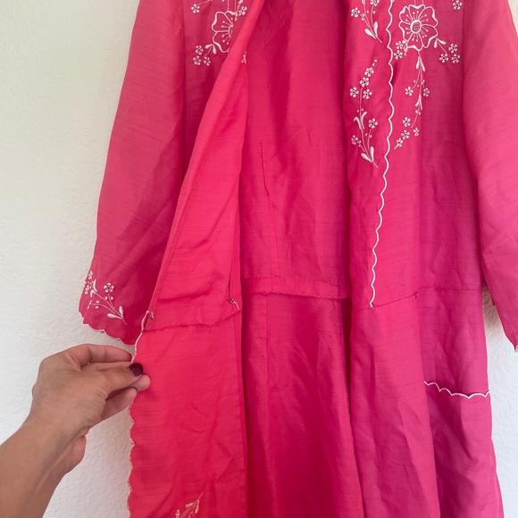Vintage Pink Embroidered Dressing Gown - Picture 9 of 12